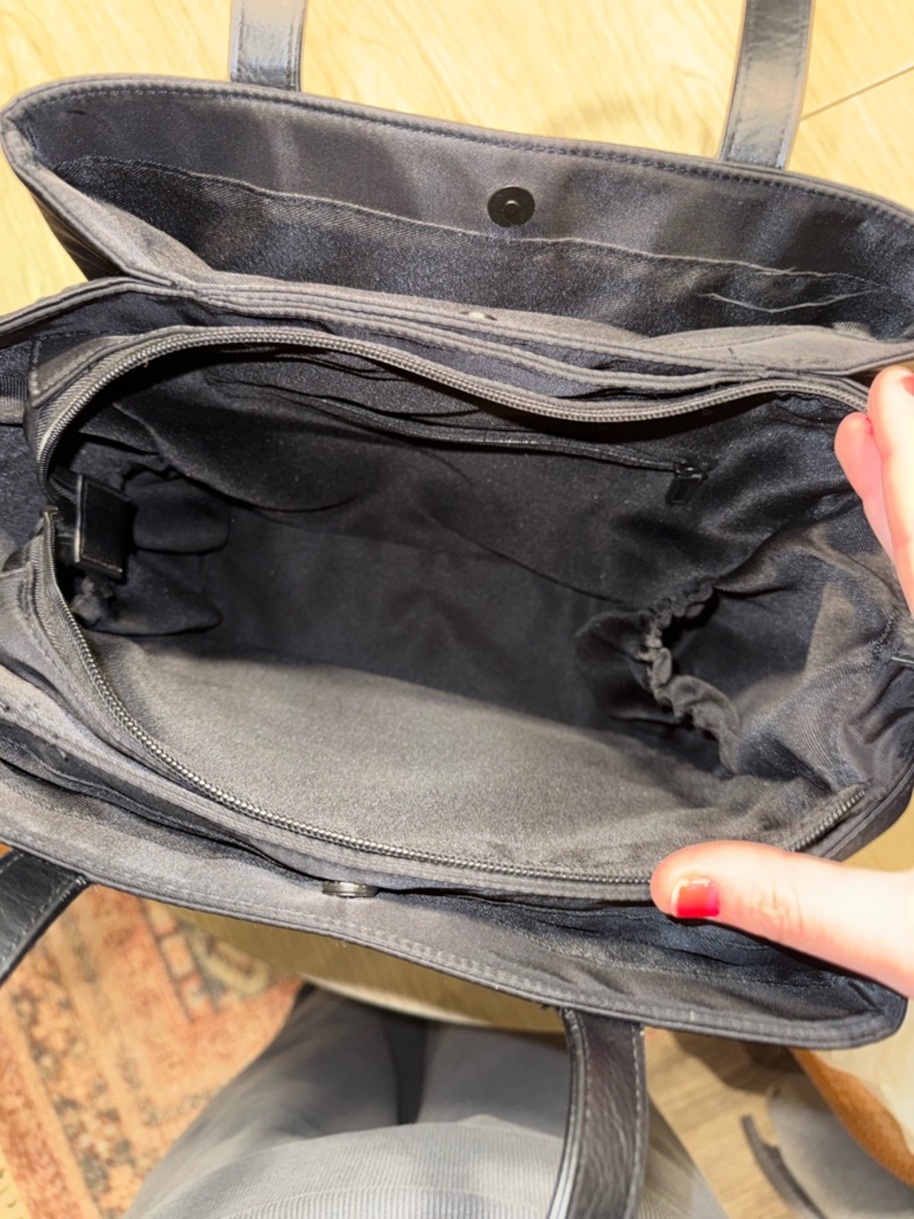BÉIS The Commuter Tote in Black - Picture 3 of 7